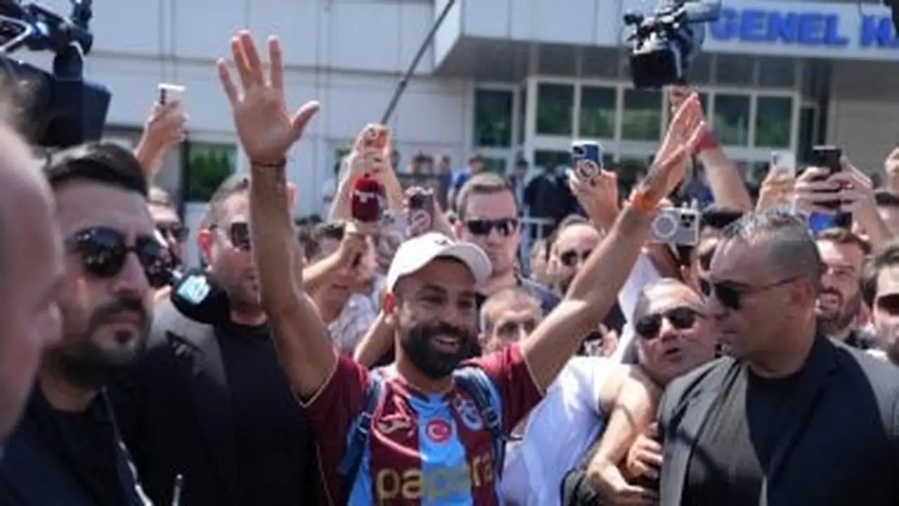 انتقال محمد صلاح إلى طرابزون سبور يثير ضجة واسعة في الصحافة التركية